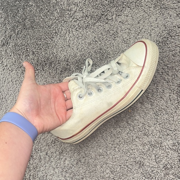 White low top converse - Picture 3 of 4